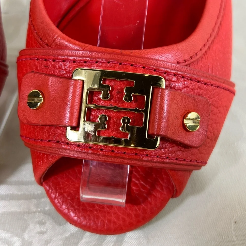 7226: Tory Burch Orange-Red Pebbled Leather Peep Toe Ballet Flats Size 7.5